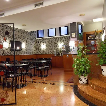 罗克西酒店 3*