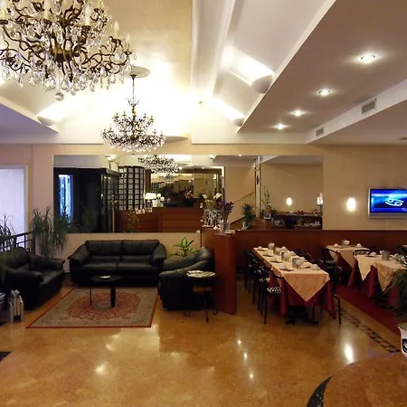 Roxy Hotell 3*